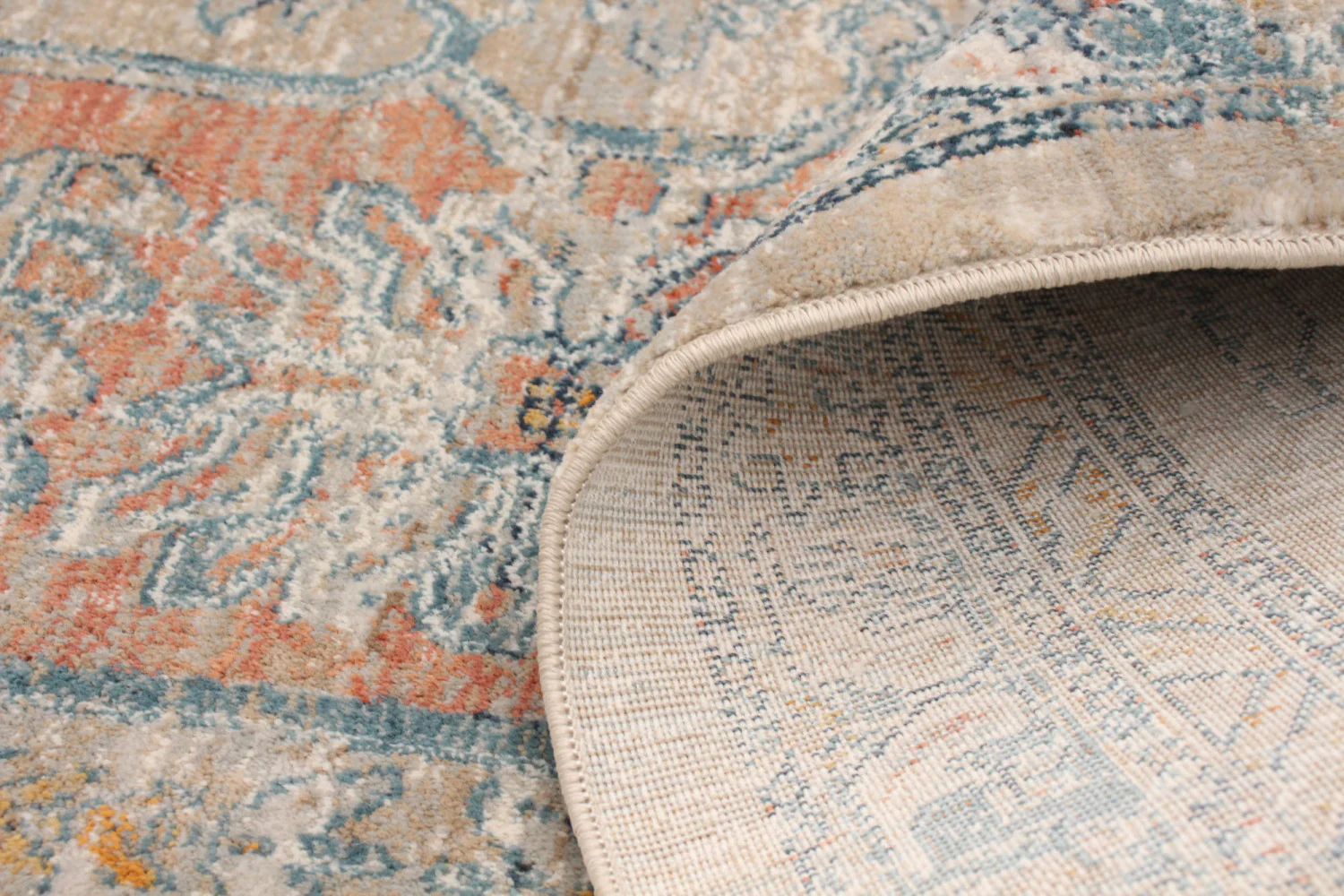 1011-baina-heriz-beige-area-rug-5-3-x-6-7--8.webp Baina Heriz Beige Area Rug - 5'3" x 6'7"