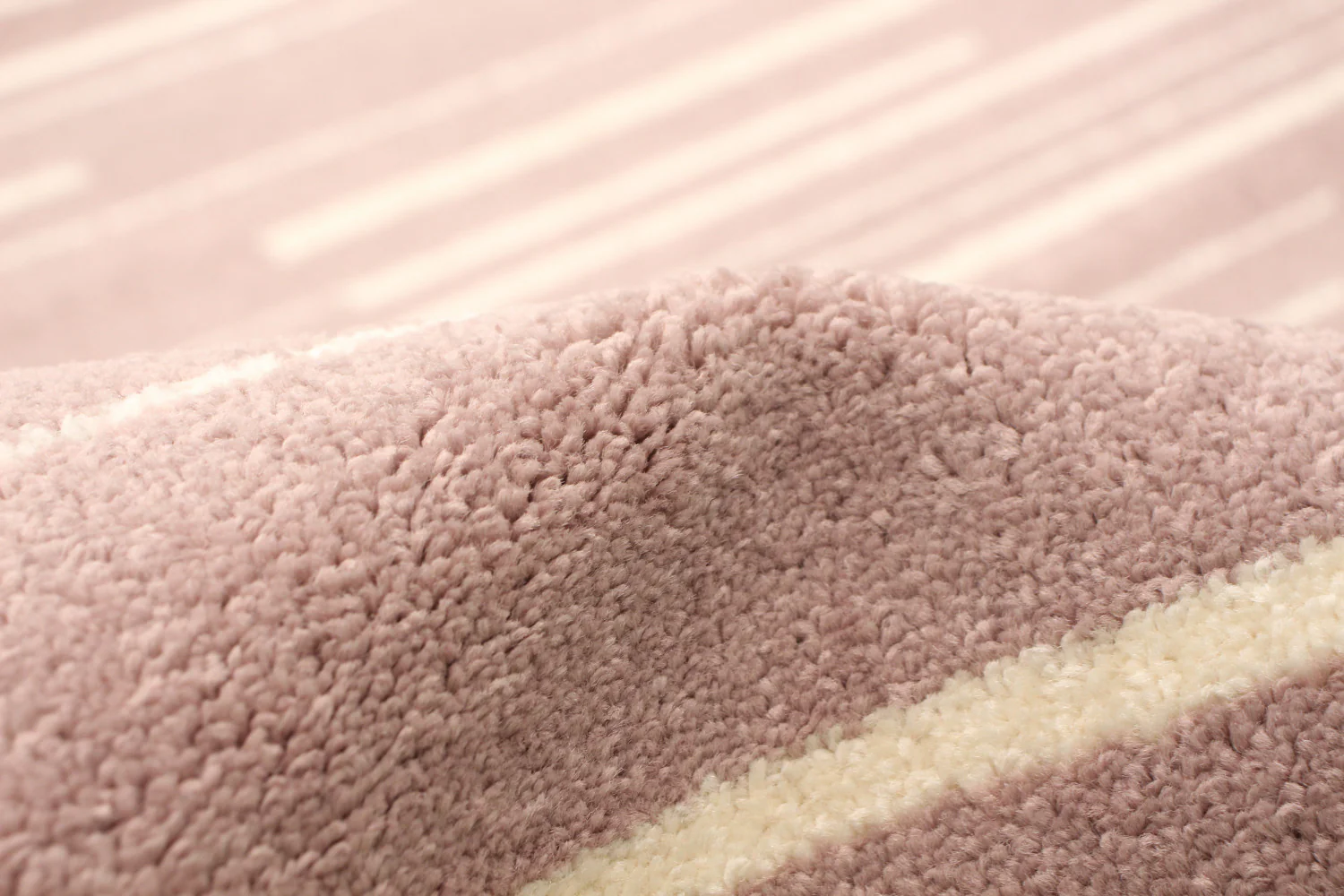1096-faith-rose-cream-area-rug-3-11-x-5-7--4.webp Faith Rose-Cream Area Rug - 3'11" x 5'7"