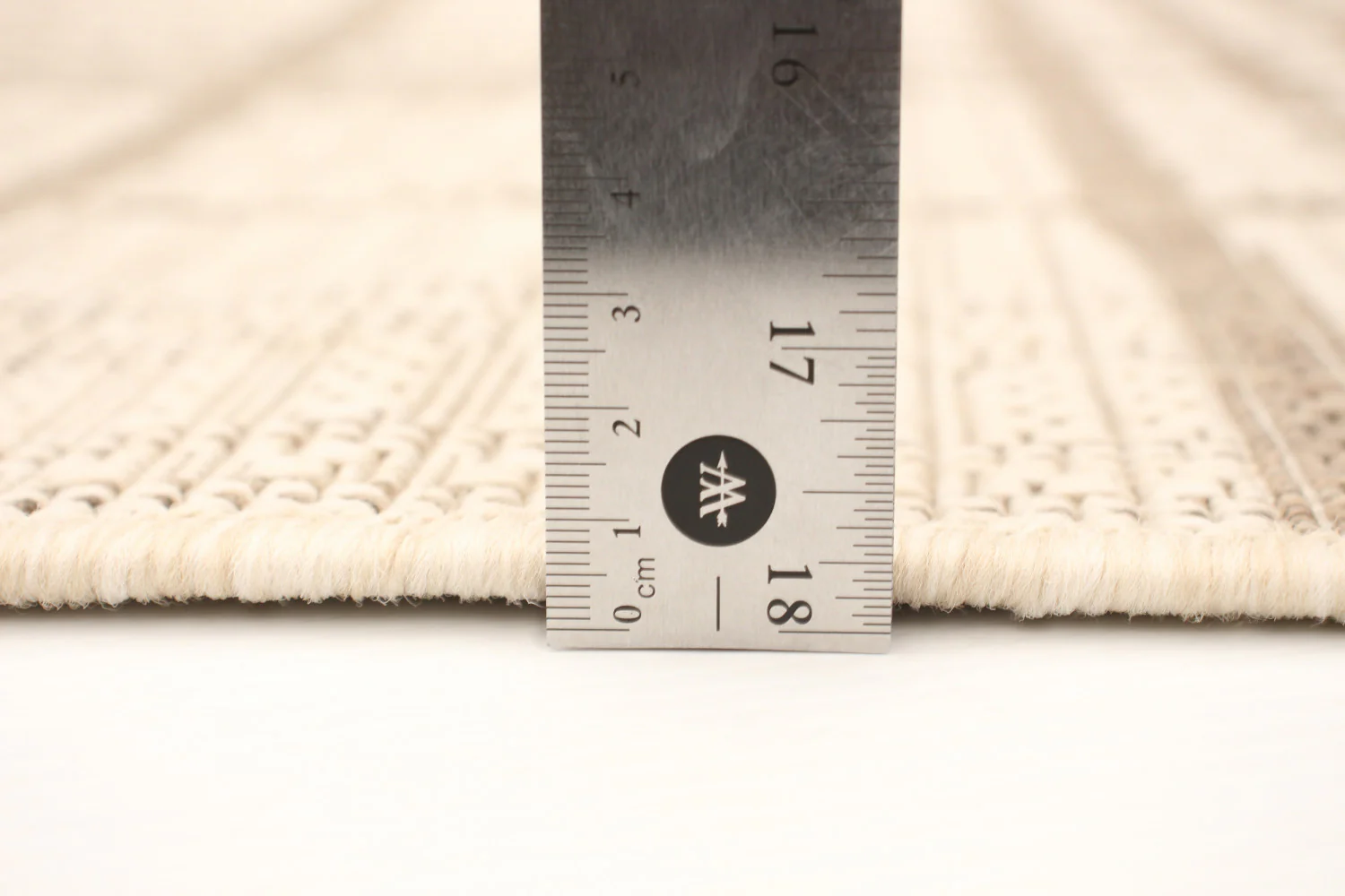 1117-sadie-burburry-champagne-taupe-area-rug-5-3-x-7-7--6.webp Sadie Burburry Champagne-Taupe Area Rug - 5'3" x 7'7"