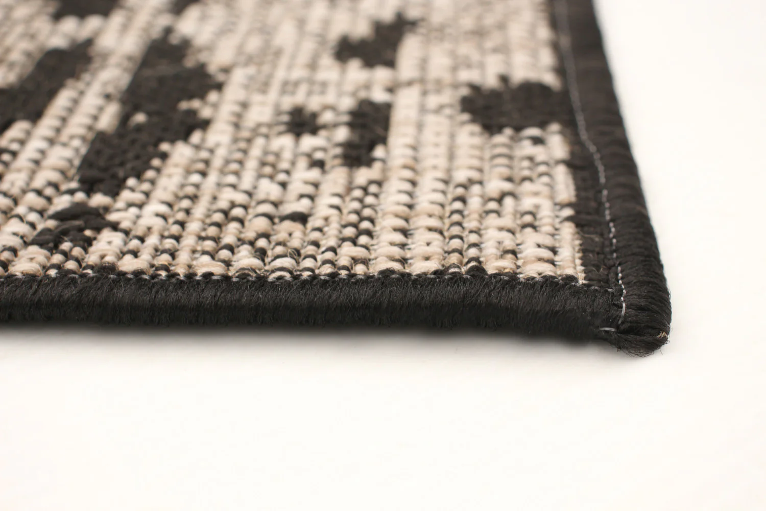 Sadie Safari Black-Silver Area Rug - 7'10" x 10'2"