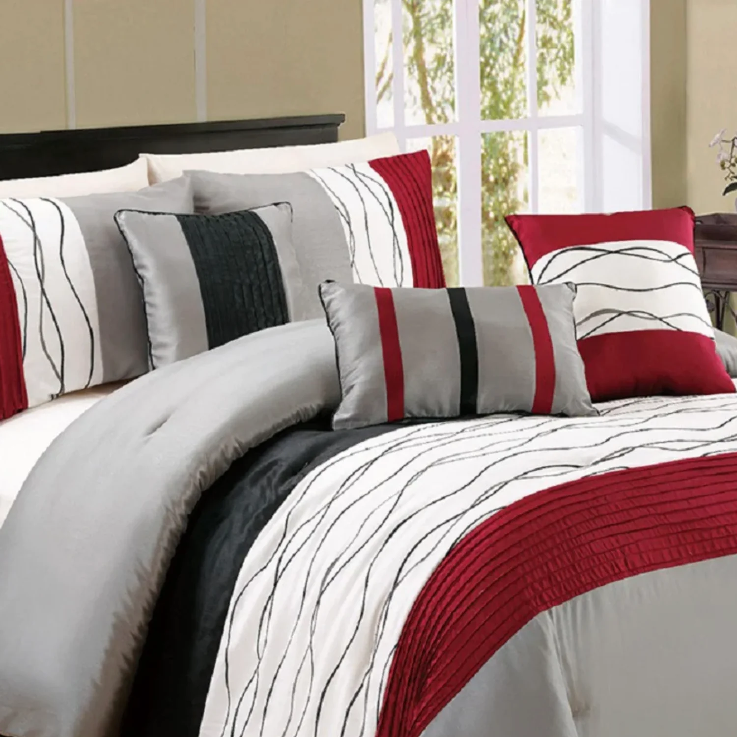 Chincha 7-Piece King Comforter Set - Red