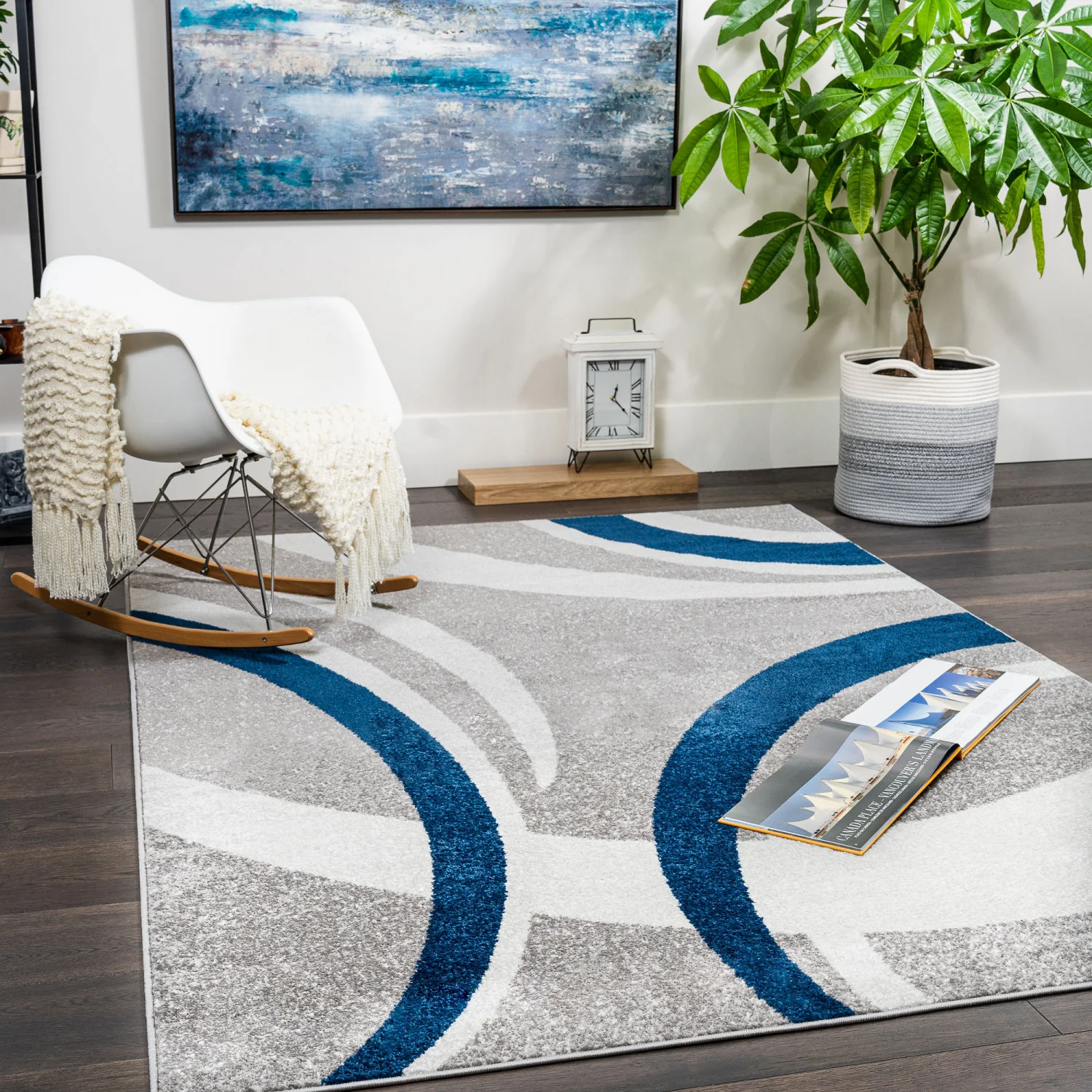 Roma Crescent Navy 7x10 Area Rug