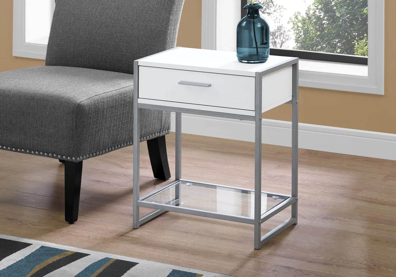 2795-white-silver-metal-tempered-glass-accent-table-2.webp White Silver Metal Tempered Glass Accent Table