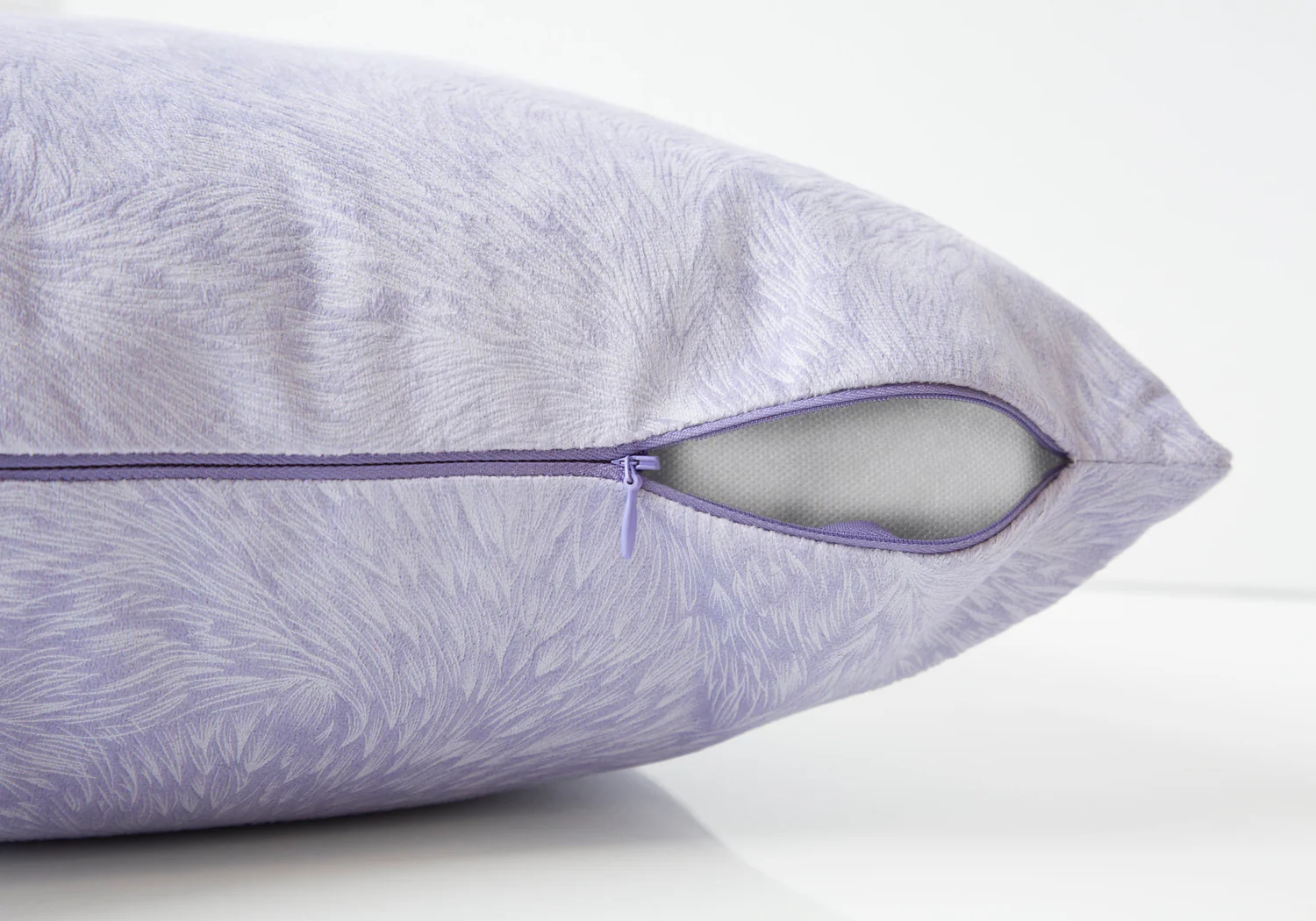 3019-light-purple-feathered-velvet-2pcs-pillow-3.webp Light Purple Feathered Velvet 2pcs Pillow