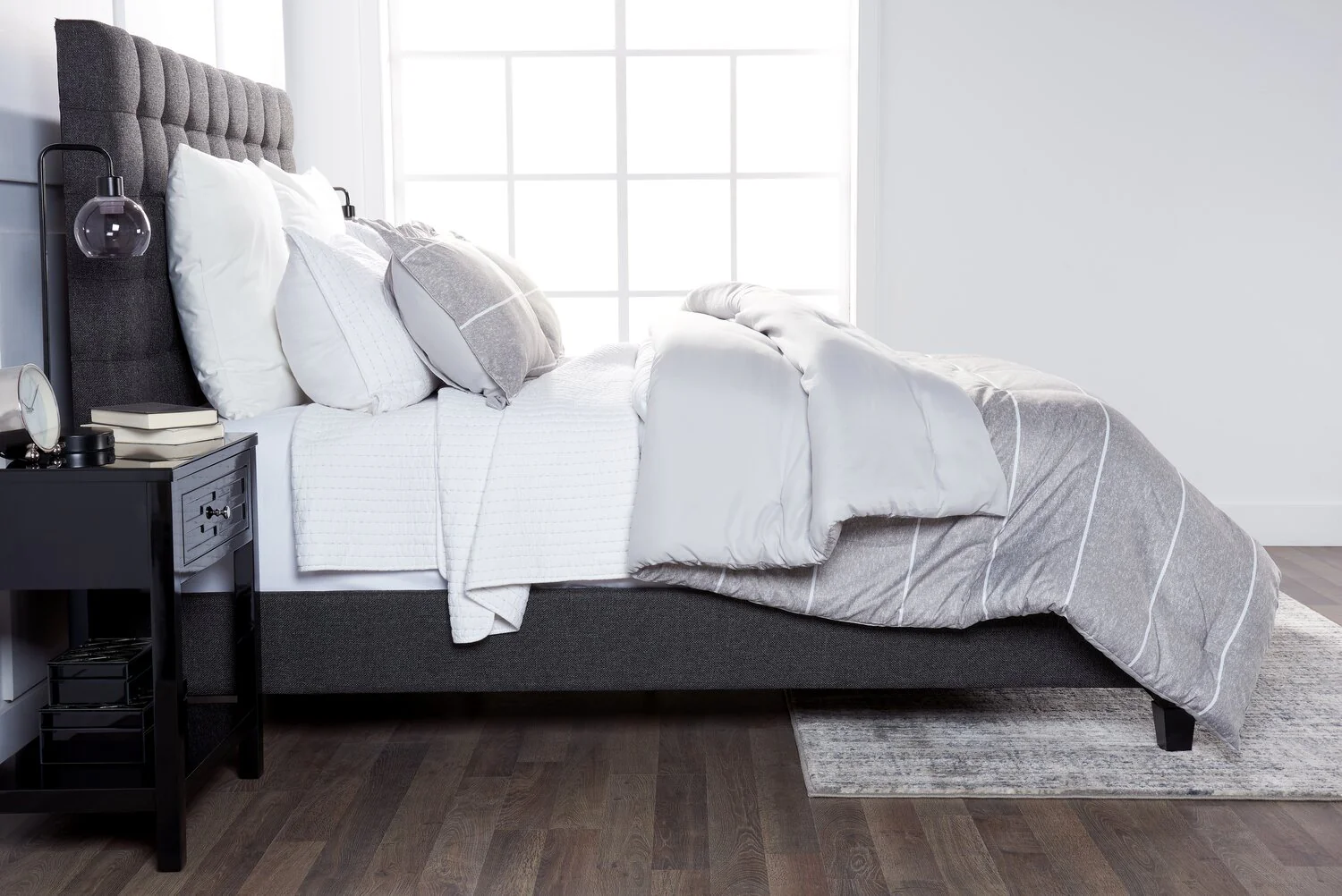 432-stripes-3-piece-full-queen-comforter-set-grey-5.webp Stripes 3-Piece Full/Queen Comforter Set - Grey