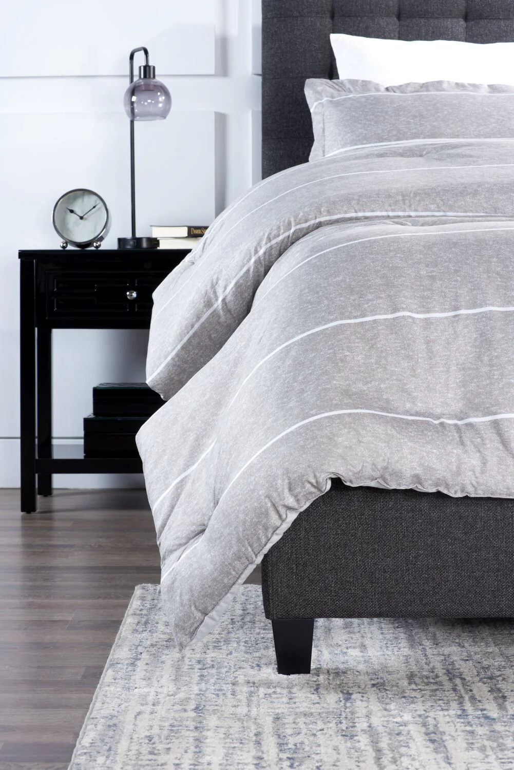 432-stripes-3-piece-full-queen-comforter-set-grey-6.webp Stripes 3-Piece Full/Queen Comforter Set - Grey