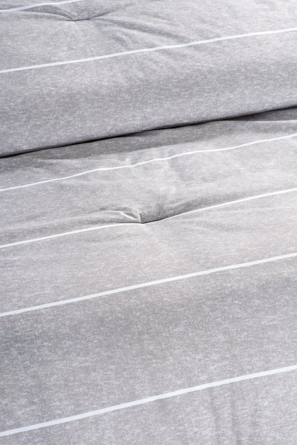 432-stripes-3-piece-full-queen-comforter-set-grey-8.webp Stripes 3-Piece Full/Queen Comforter Set - Grey