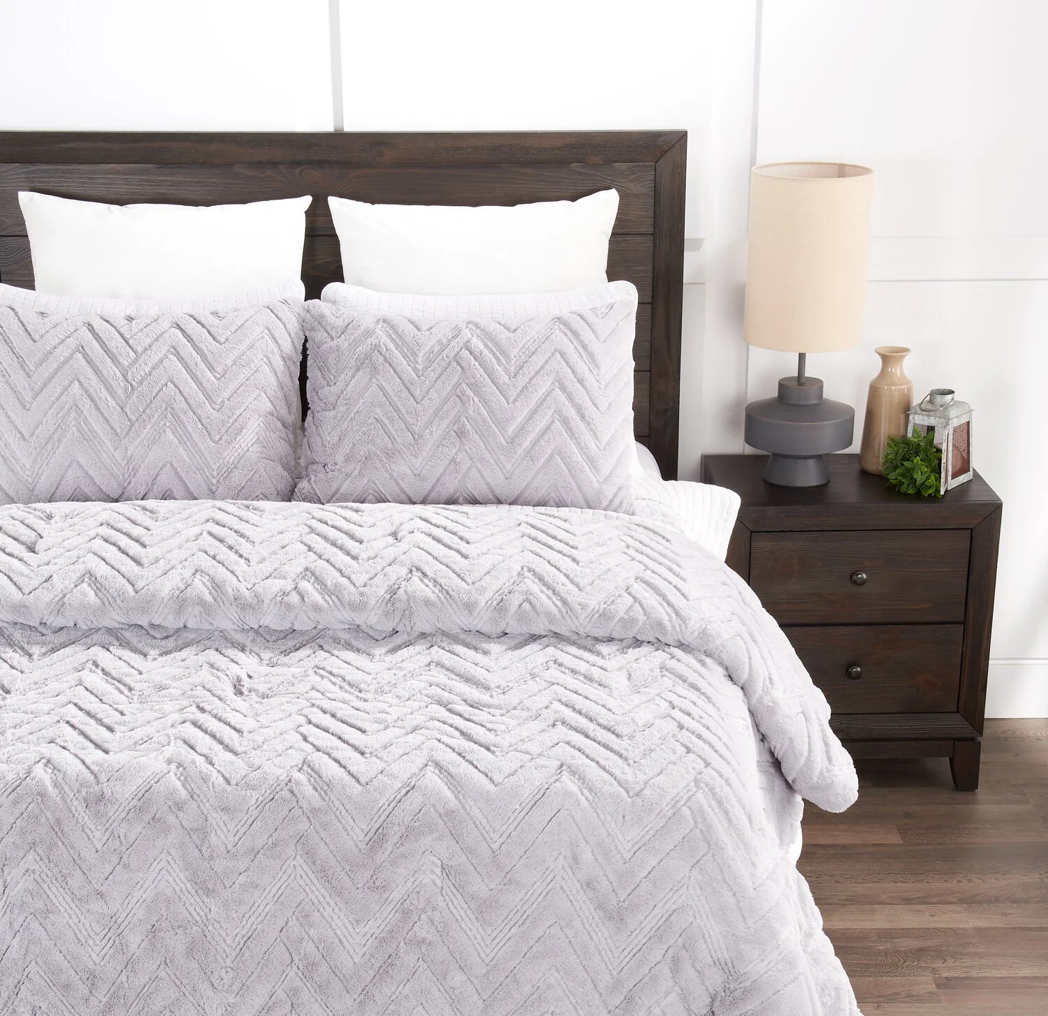 843-tilda-3-piece-king-comforter-set-grey-3.webp Tilda 3-Piece King Comforter Set - Grey