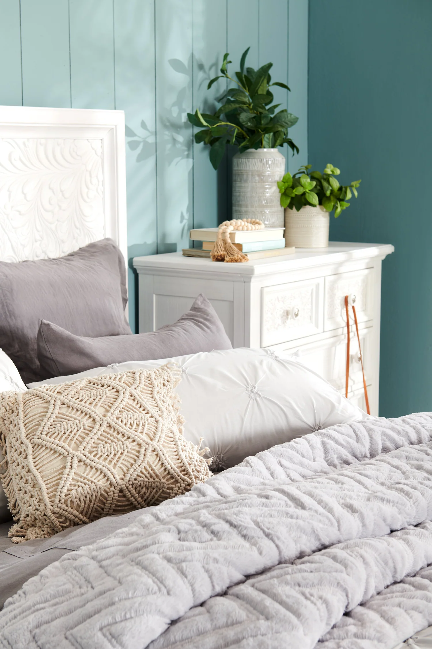 843-tilda-3-piece-king-comforter-set-grey-9.webp Tilda 3-Piece King Comforter Set - Grey