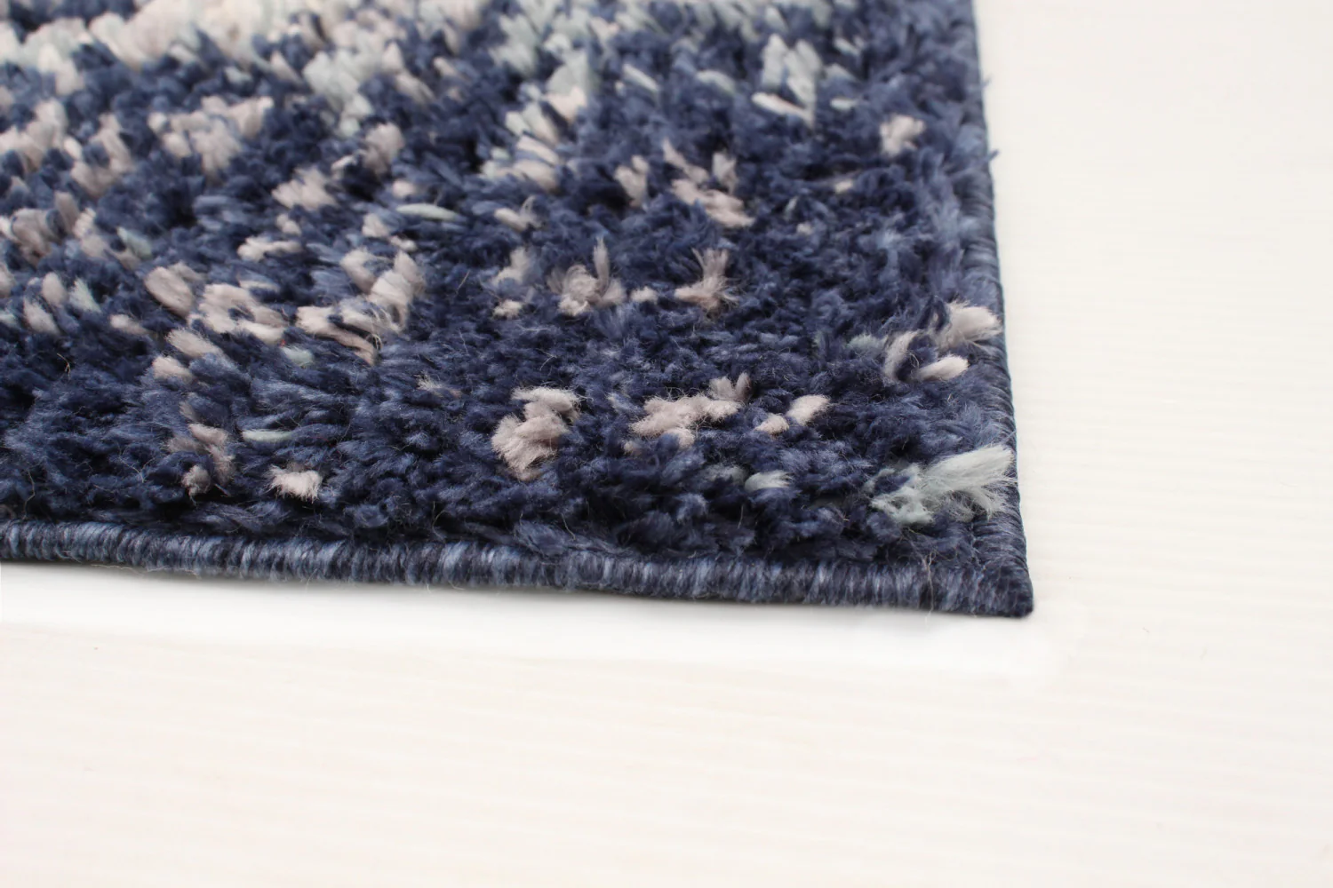 974-makondo-mosaique-blue-area-rug-5-3-x-7-3--5.webp Makondo Mosaique Blue Area Rug - 5'3" x 7'3"